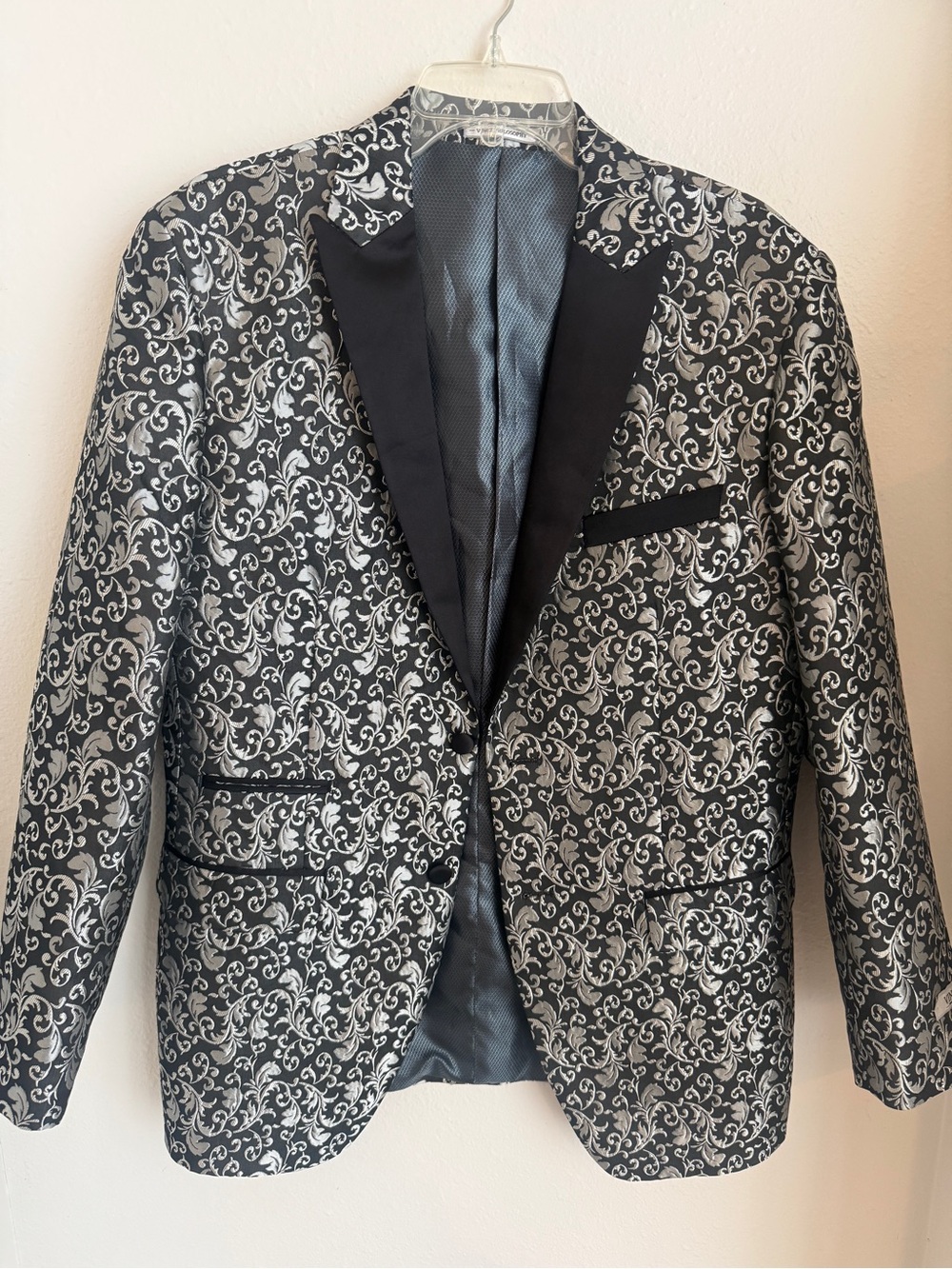 VINCI Black and Silver Paisley Patterned 2-Button Regular Fit Mens Tuexdo Jacket